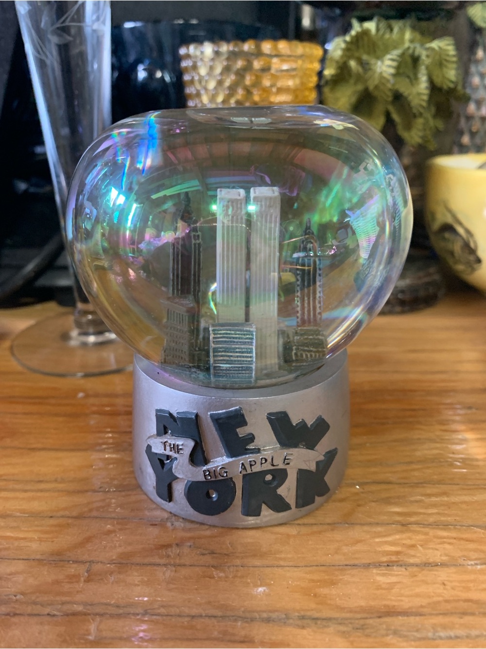 New York Big Apple Iridescent Snow Globe Decorative Souvenir
